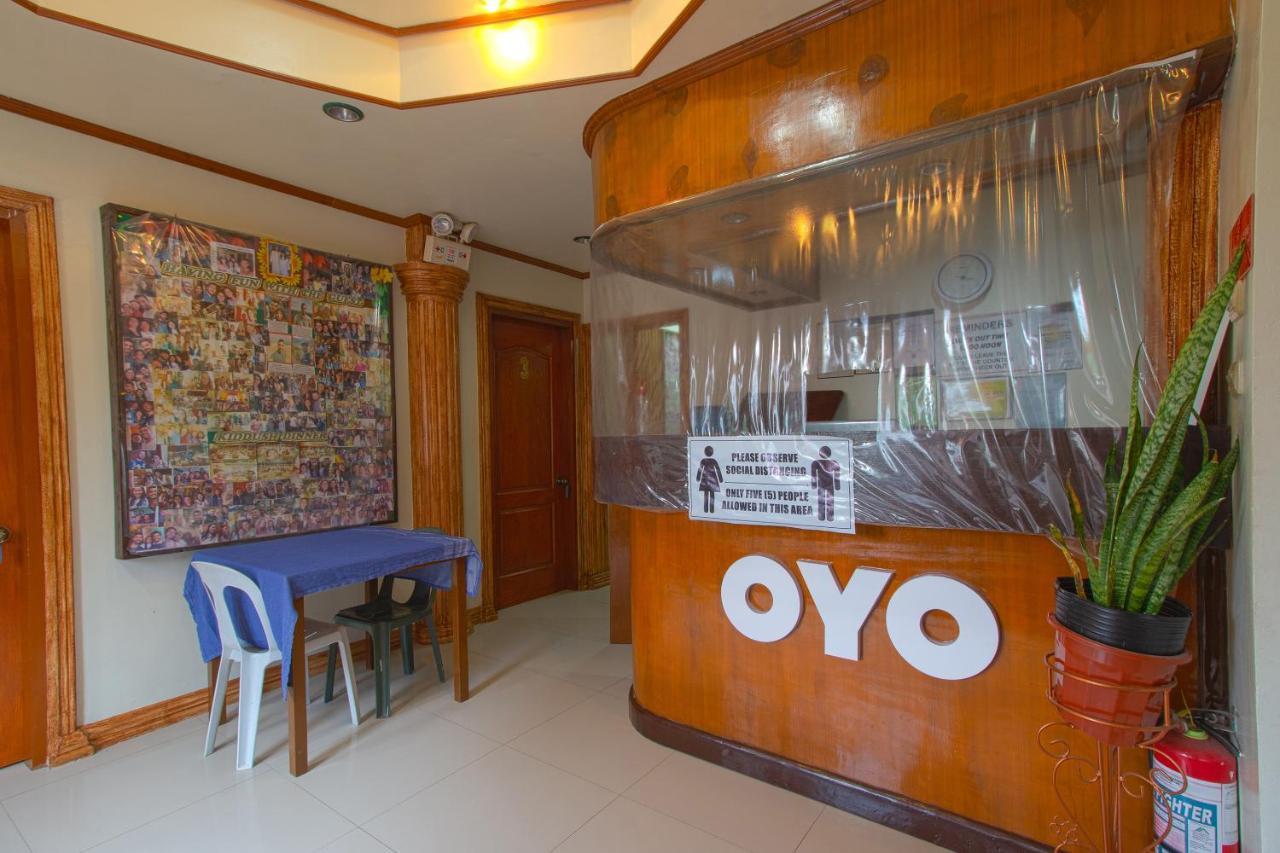 Oyo 788 Lisa'S Guesthouse モアルボアル エクステリア 写真